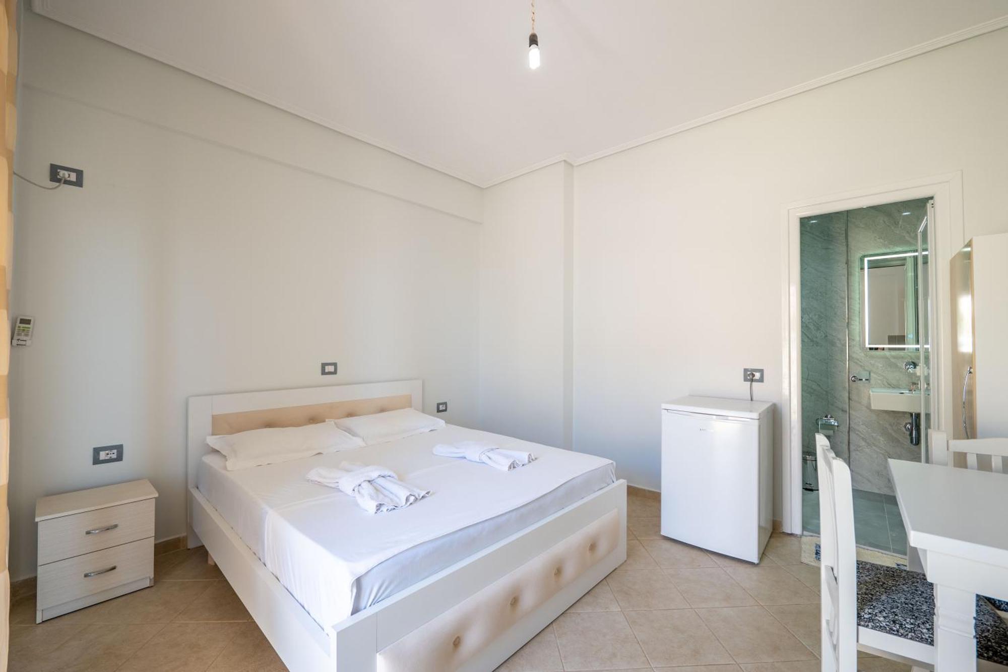 Vila Celi Sarandë Exteriör bild
