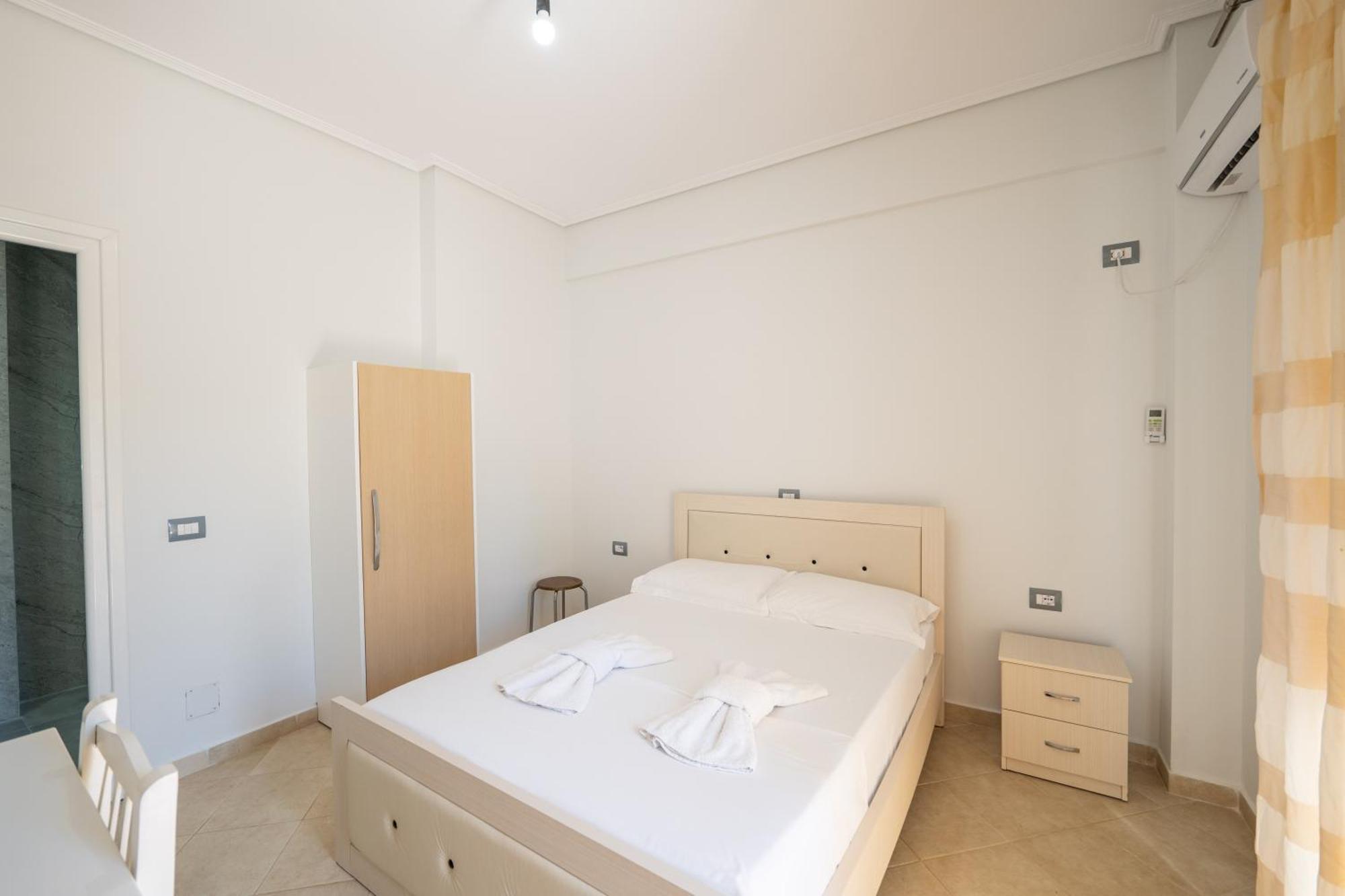 Vila Celi Sarandë Exteriör bild