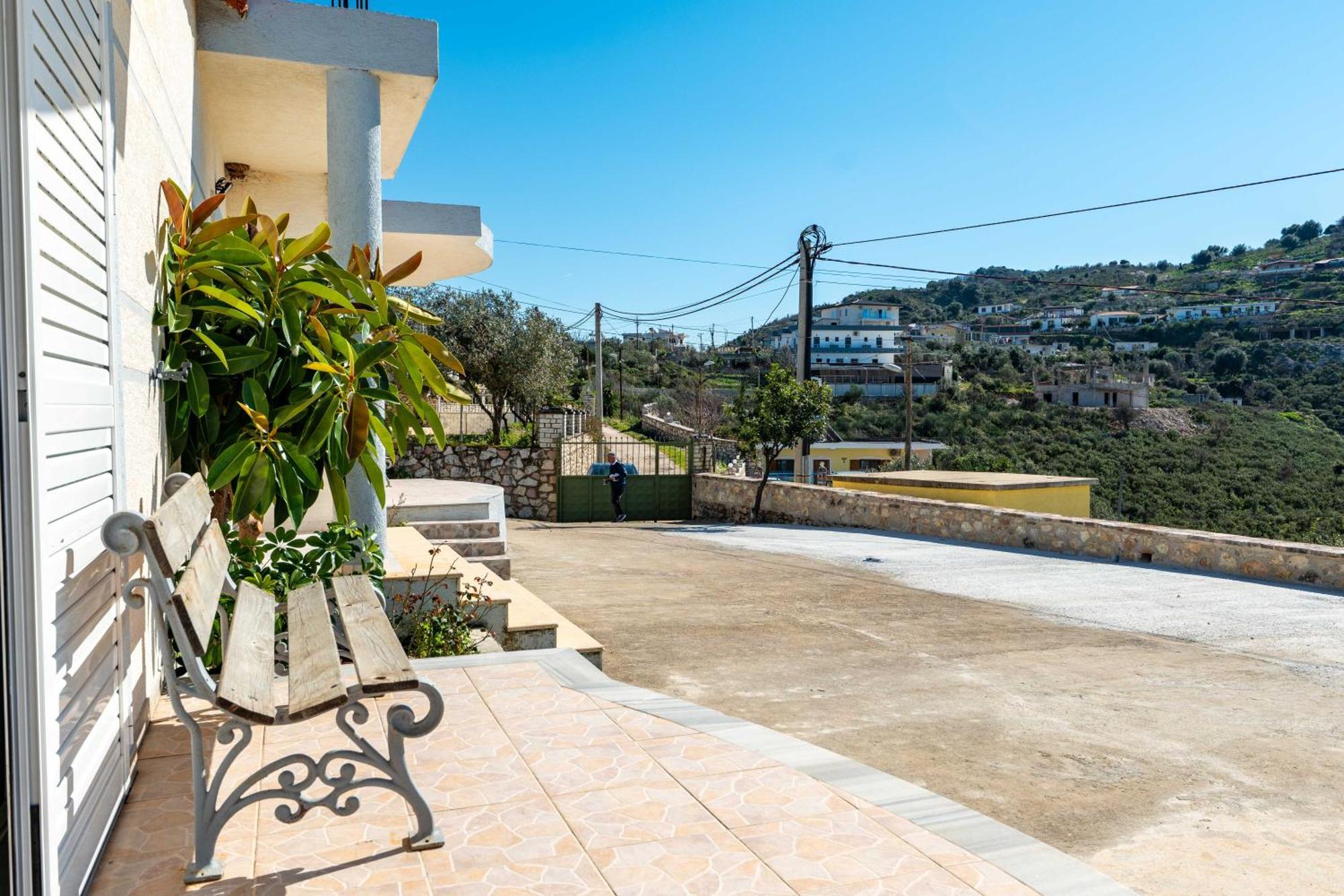 Vila Celi Sarandë Exteriör bild