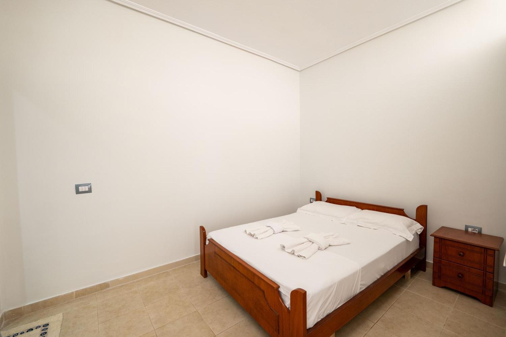 Vila Celi Sarandë Exteriör bild
