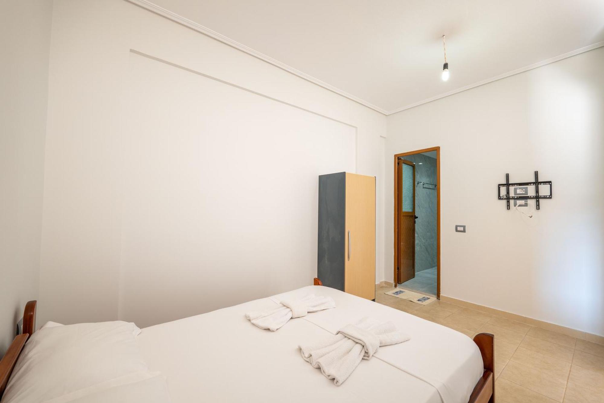 Vila Celi Sarandë Exteriör bild