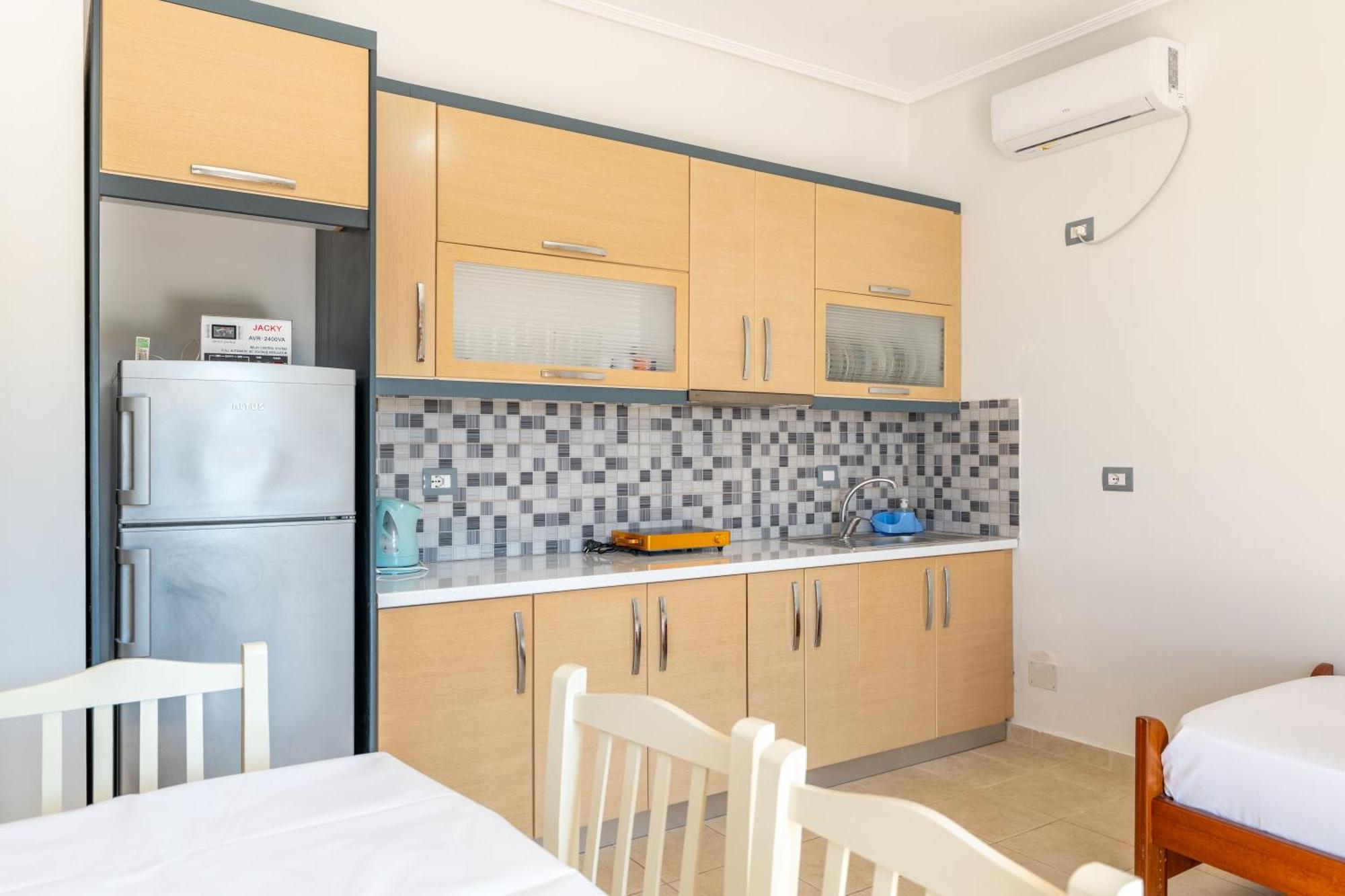Vila Celi Sarandë Exteriör bild
