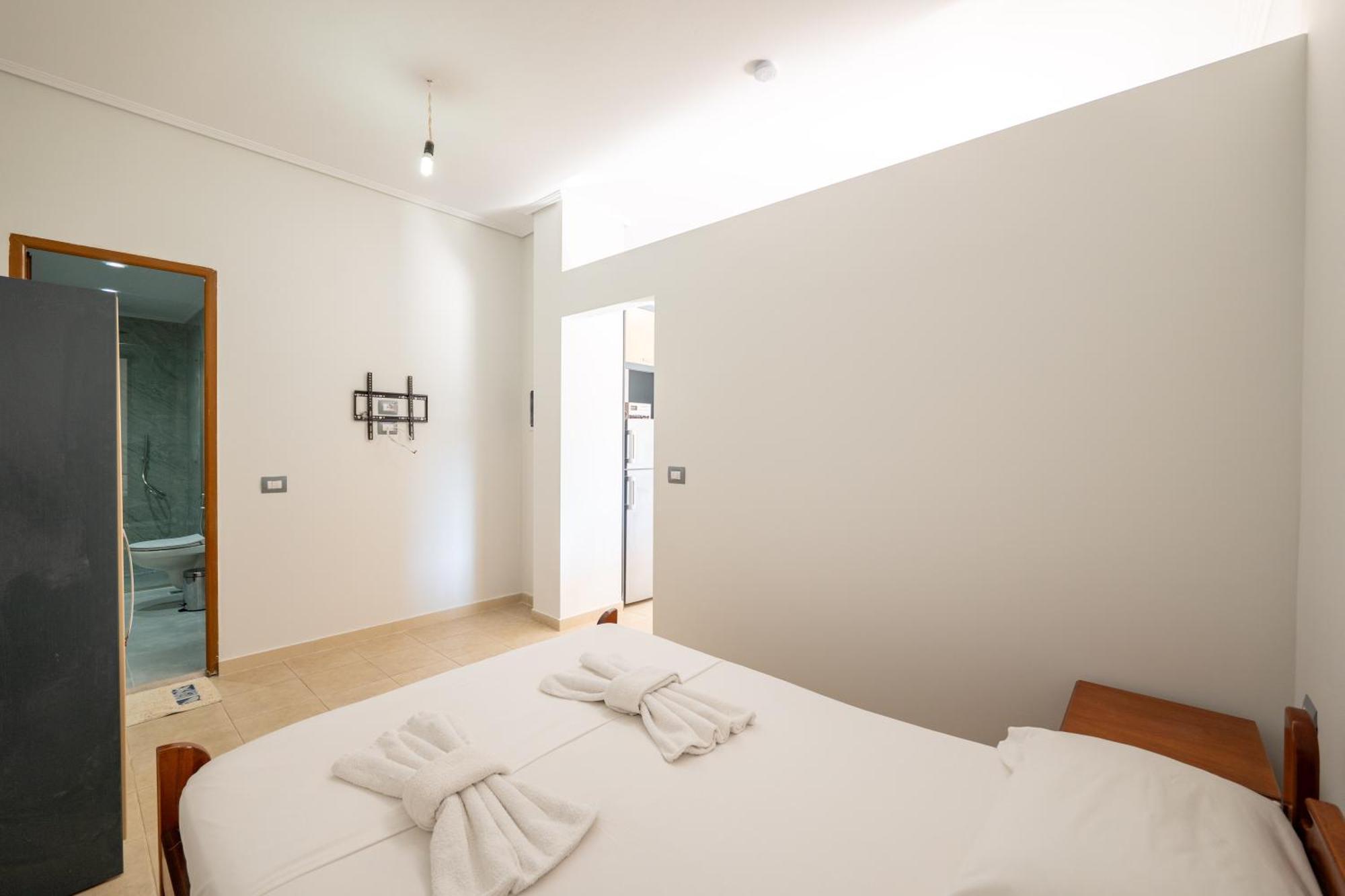 Vila Celi Sarandë Exteriör bild