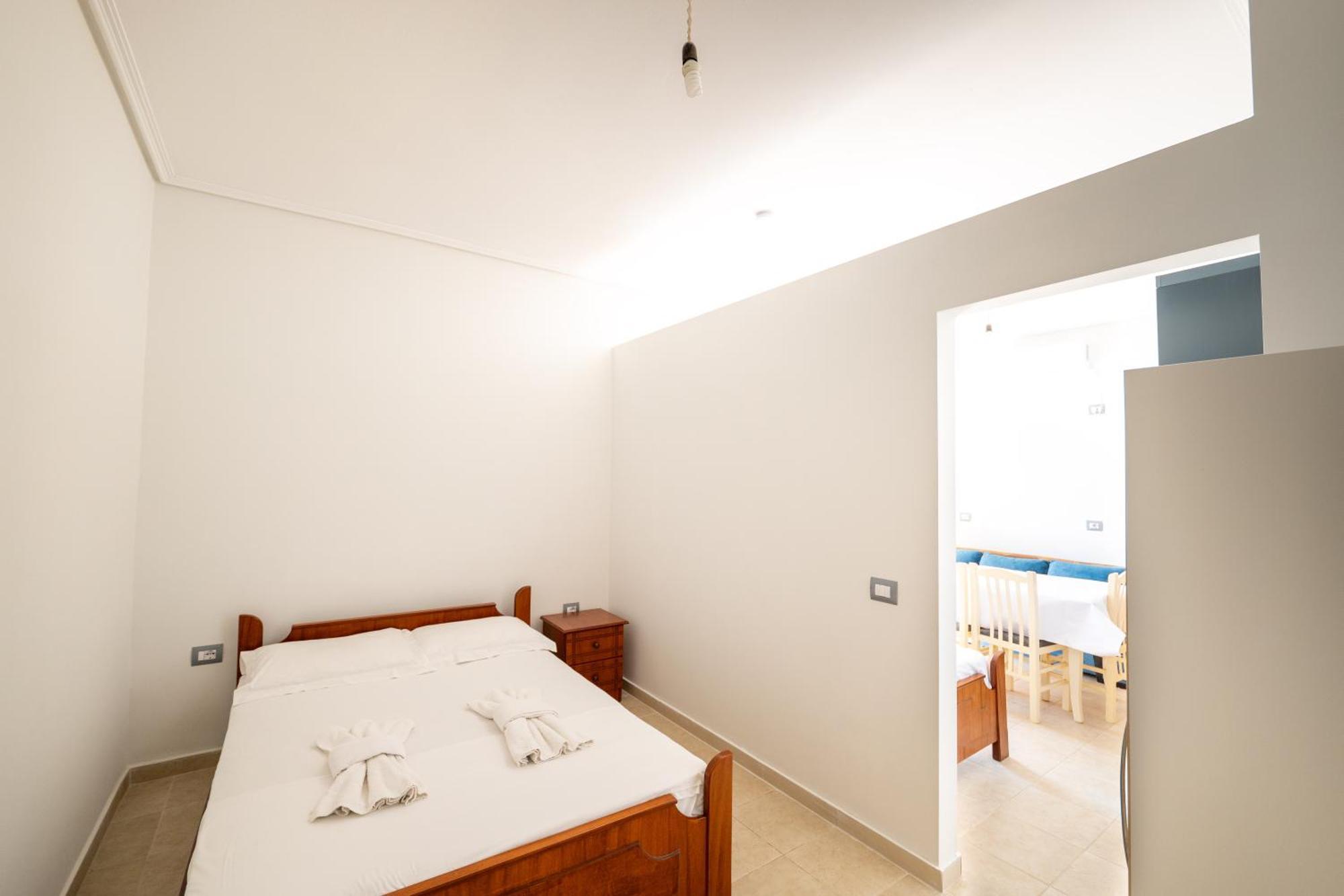 Vila Celi Sarandë Exteriör bild