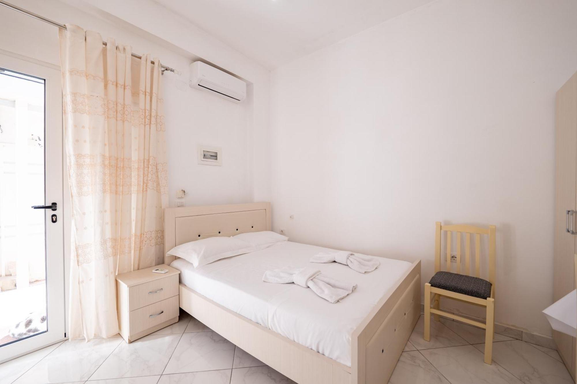 Vila Celi Sarandë Exteriör bild
