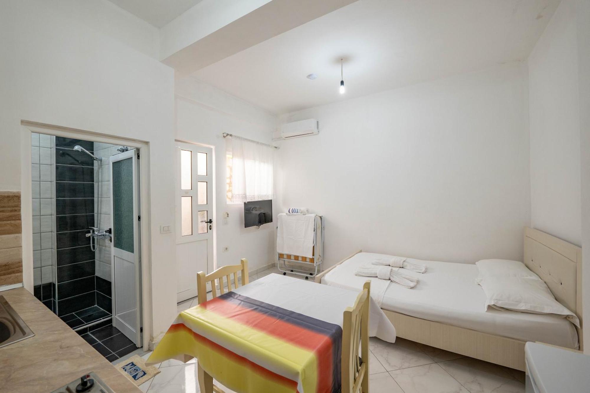 Vila Celi Sarandë Exteriör bild
