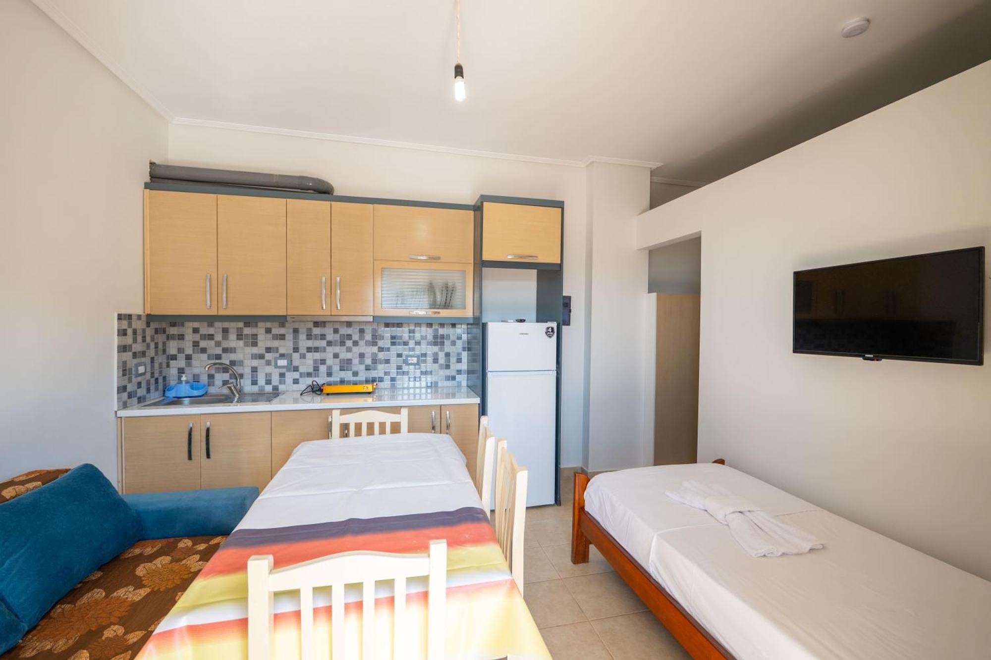 Vila Celi Sarandë Exteriör bild