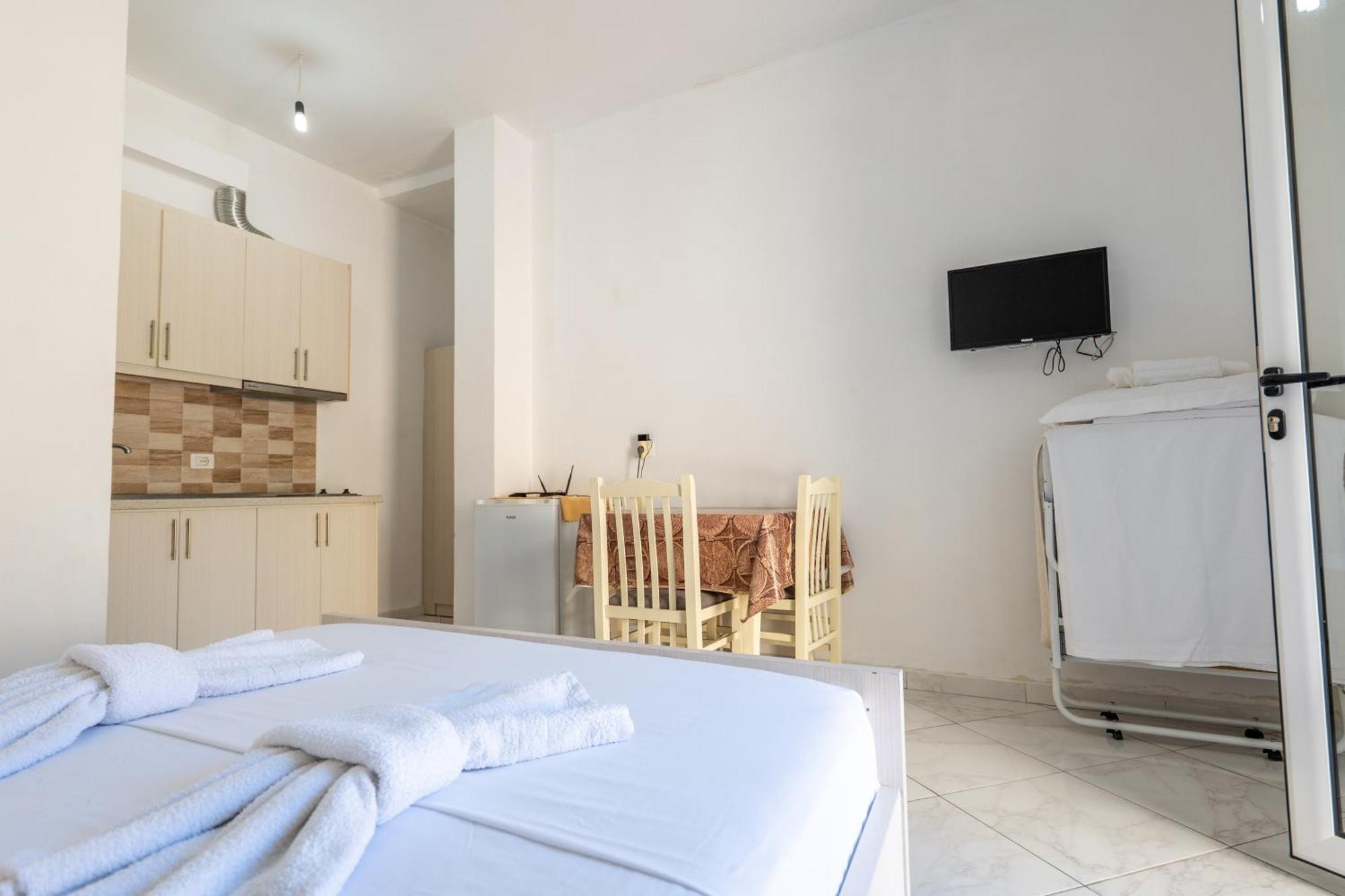 Vila Celi Sarandë Exteriör bild